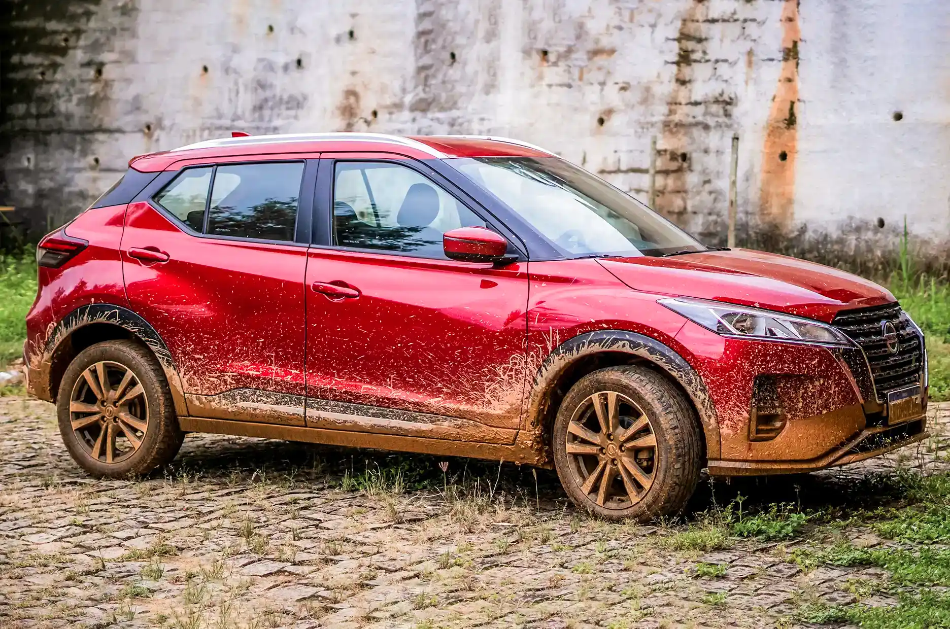 Lucknow summer heat and dust damage on car paint surface


            